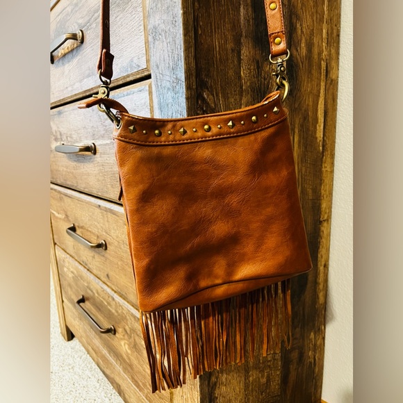 Shyanne Western Fringe Crossbody Purse - Picture 5 of 7